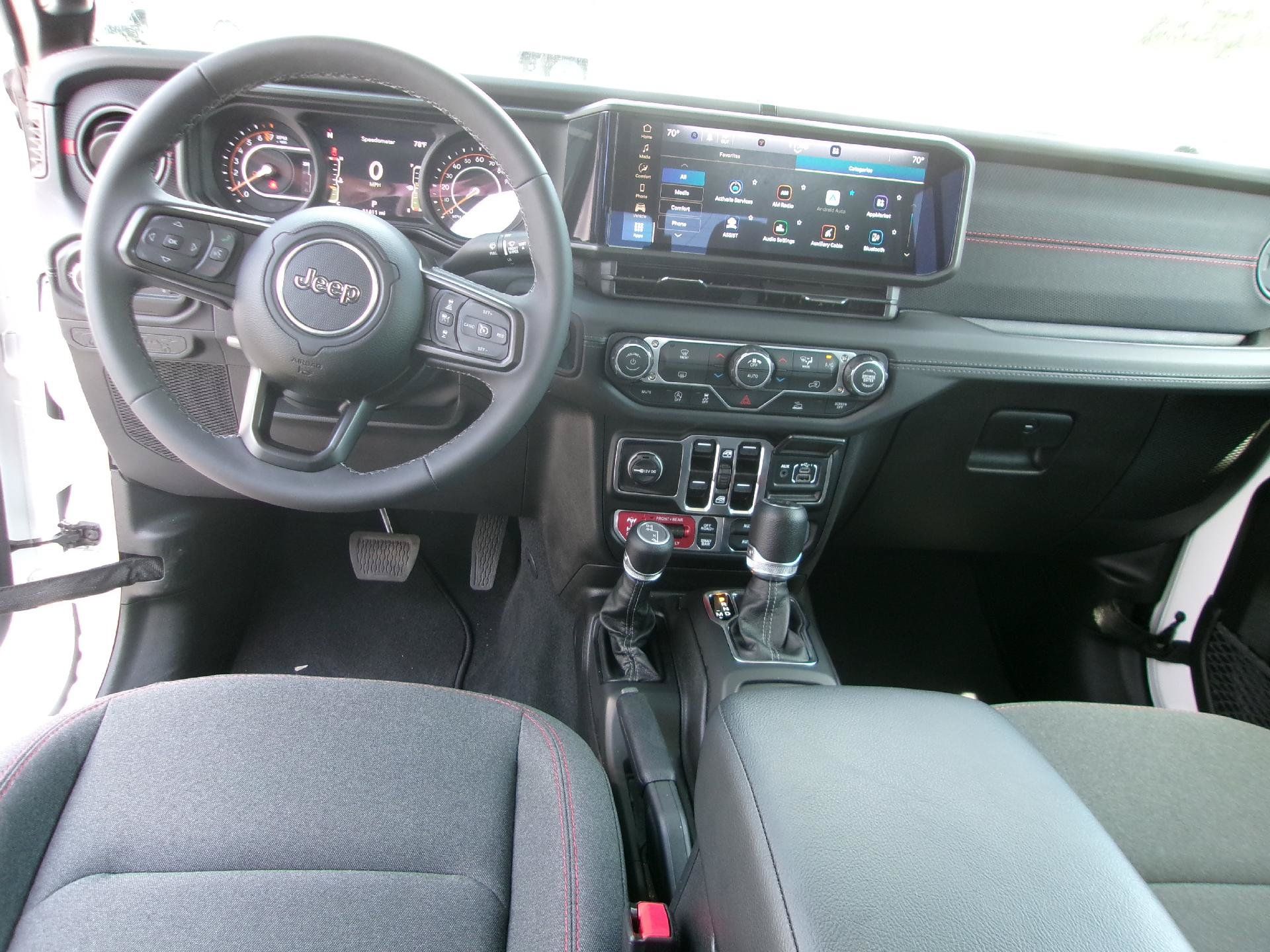 Used 2026 Jeep Gladiator Rubicon AWD/4WD image 14