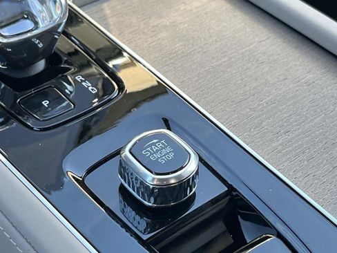 New 2026 Volvo XC90 B6 Plus image 32