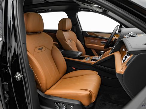 Used 2023 Bentley Bentayga Extended Wheelbase AWD/4WD image 44