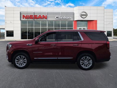 Used 2023 GMC Yukon SLT w/ SLT Premium Package RWD image 6