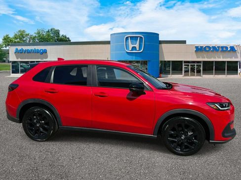 Used 2024 Honda HR-V Sport image 3