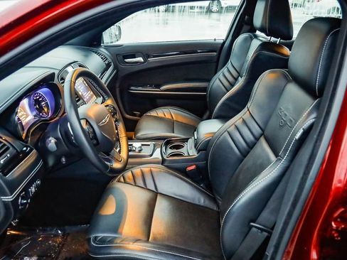 Used 2023 Chrysler 300 C image 19