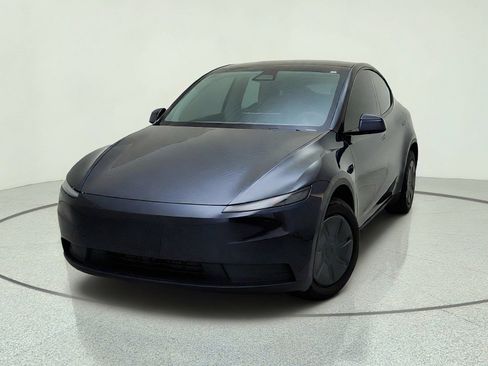 Used 2026 Tesla Model Y Long Range AWD/4WD image 2
