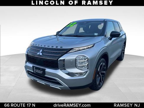Used 2022 Mitsubishi Outlander SE AWD/4WD image 1