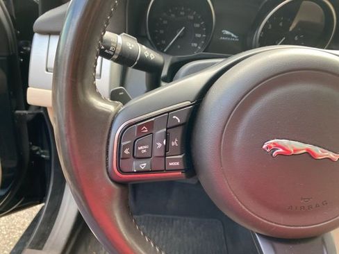 Used 2017 Jaguar XF Premium image 43