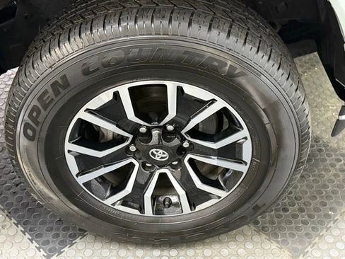 Used 2023 Toyota Tacoma TRD Sport image 12