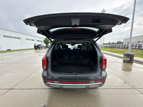 Used 2024 Hyundai Palisade Limited AWD/4WD image 26