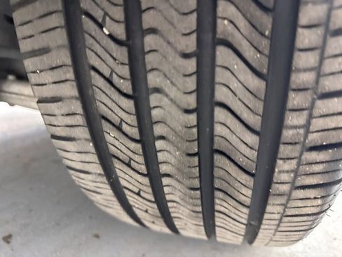 Used 2008 Saturn Sky w/ Premium Trim Package image 24