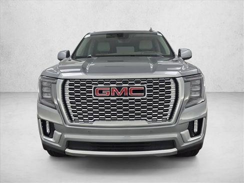 Used 2023 GMC Yukon Denali w/ Denali Reserve Package AWD/4WD image 2