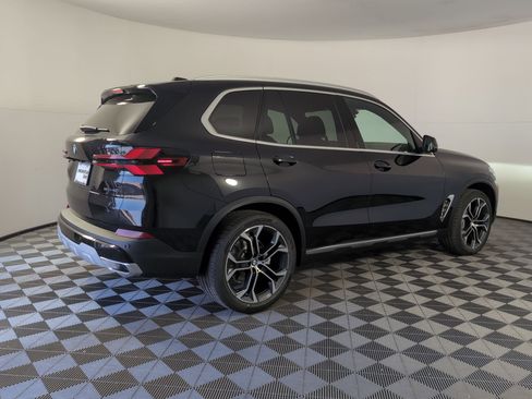 New 2026 BMW X5 sDrive40i w/ Climate Comfort Package image 7