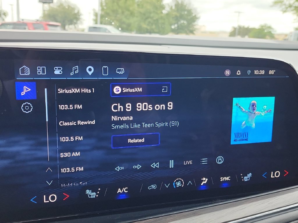 Certified 2025 Chevrolet Suburban Z71 AWD/4WD image 16
