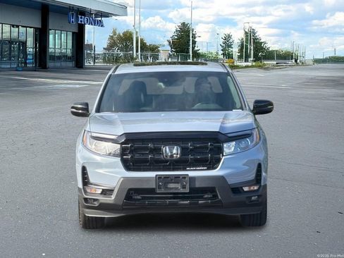 Certified 2025 Honda Ridgeline Black Edition image 14