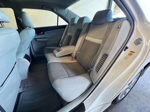 Used 2012 Toyota Camry XLE image 19