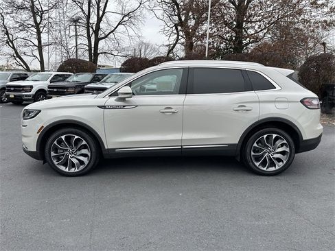 Certified 2022 Lincoln Nautilus Reserve image 8