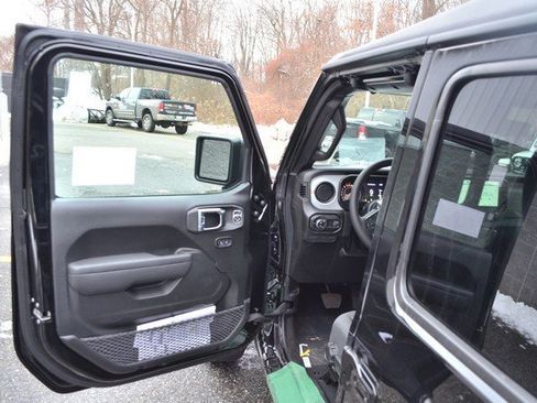 New 2026 Jeep Gladiator Sport image 12