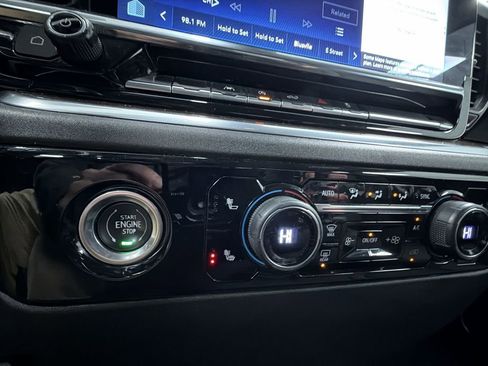 Used 2022 Chevrolet Silverado 1500 LT image 21