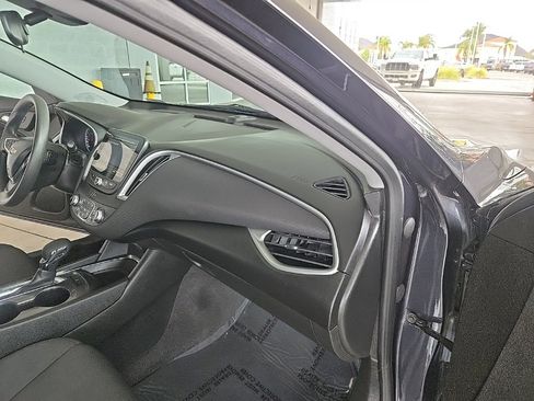 Used 2023 Chevrolet Malibu LT image 36