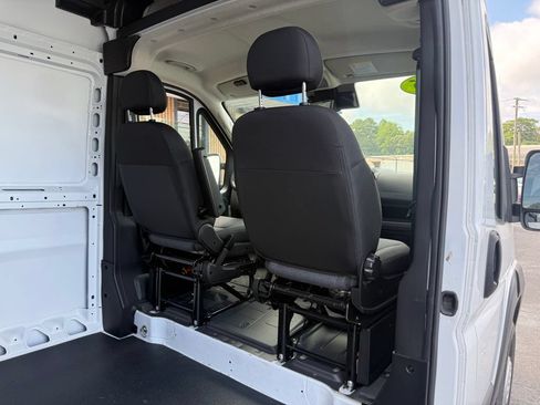 Used 2025 RAM ProMaster 2500 w/ Safety Group FWD image 15