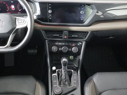 Used 2022 Volkswagen Taos SEL w/ Panoramic Sunroof Package image 14