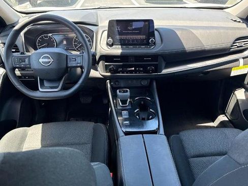 Certified 2026 Nissan Rogue SV FWD image 11