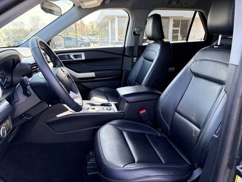 Used 2024 Ford Explorer XLT w/ Equipment Group 202A AWD/4WD image 14