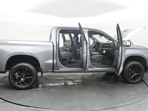 Used 2026 Chevrolet Silverado 1500 LT Trail Boss w/ LT Trail Boss Premium Package AWD/4WD image 46