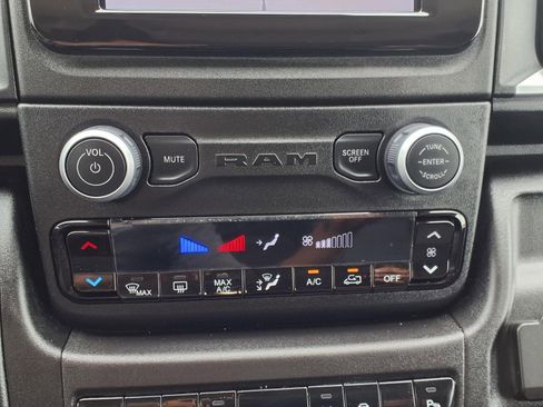 Used 2026 RAM ProMaster 3500 w/ Quick Order Package 22G SLT FWD image 19