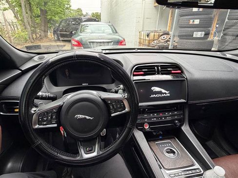 Used 2018 Jaguar F-PACE S AWD/4WD image 5