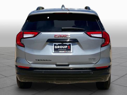 Used 2023 GMC Terrain SLT w/ Infotainment Package II FWD image 5