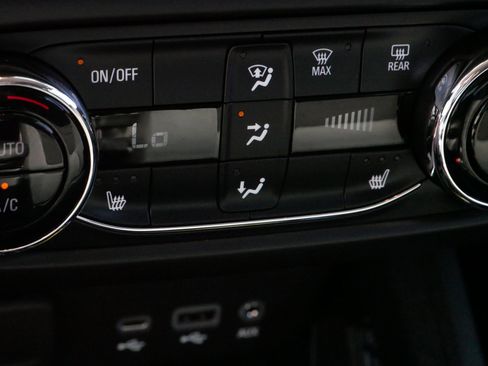Used 2023 Chevrolet TrailBlazer LT w/ Convenience Package image 29