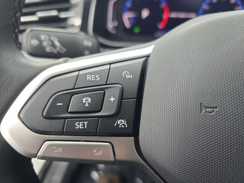 Certified 2025 Volkswagen Jetta SEL image 16