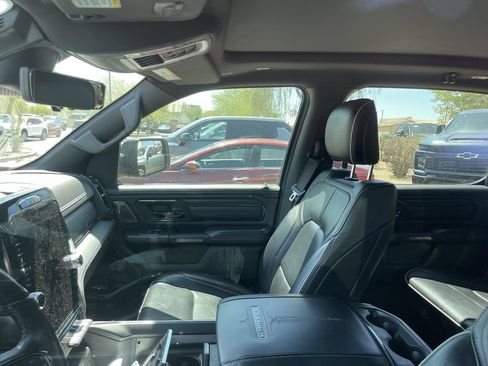 Used 2022 RAM 1500 Limited AWD/4WD image 11