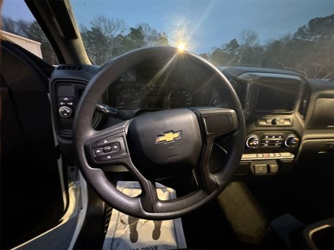 Used 2020 Chevrolet Silverado 1500 Custom w/ Custom Value Package image 16