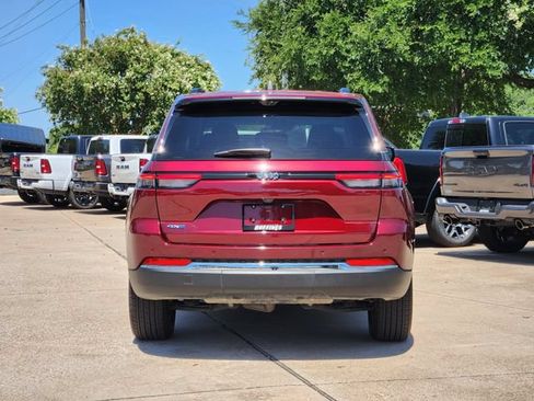 Certified 2023 Jeep Grand Cherokee 4WD 4xe w/ Luxury Tech Group II image 6