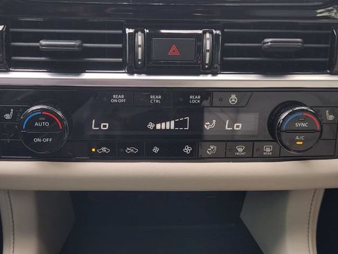 Used 2023 Nissan Pathfinder SL w/ SL Premium Package FWD image 21