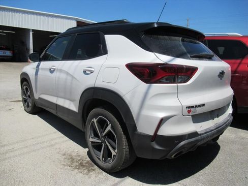 Used 2023 Chevrolet TrailBlazer RS w/ Sun and Liftgate Package FWD image 3
