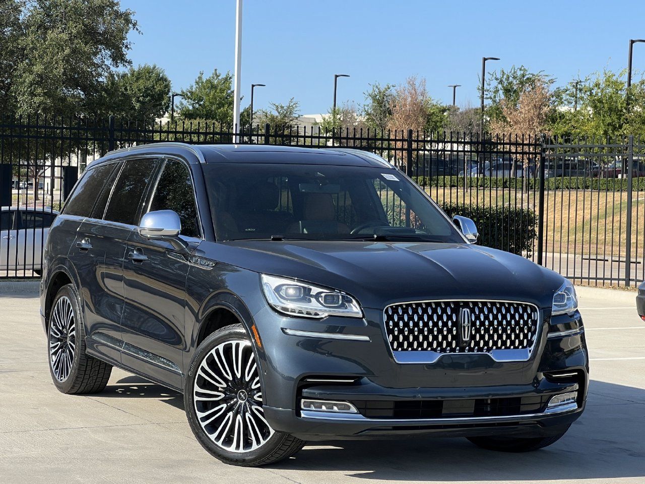 Used 2021 Lincoln Aviator Black Label w/ Dynamic Handling Package AWD/4WD image 2
