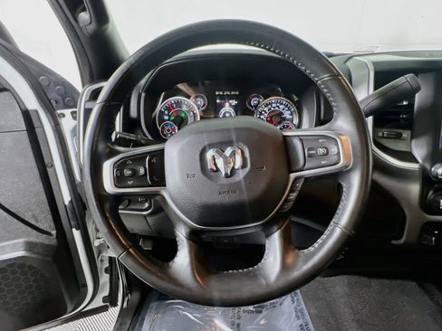 Used 2024 RAM 3500 Big Horn AWD/4WD image 17