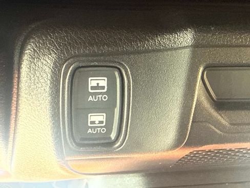 Certified 2025 Jeep Wrangler Unlimited Sport AWD/4WD image 28