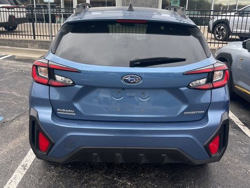 Used 2024 Subaru Crosstrek 2.0i Premium image 4