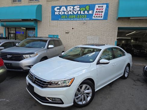 Used 2018 Volkswagen Passat 2.0T SE image 3