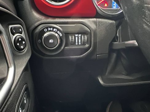 Used 2021 Jeep Wrangler Unlimited Rubicon AWD/4WD image 27