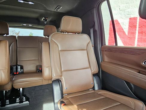 Used 2021 Chevrolet Suburban High Country image 26