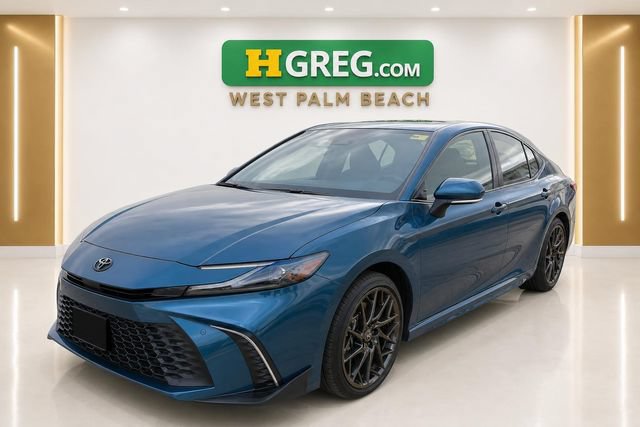 Used 2025 Toyota Camry SE FWD image 4