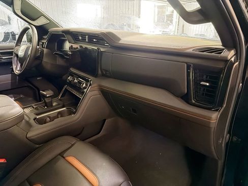 Used 2025 GMC Sierra 1500 AT4 w/ Technology Package image 10