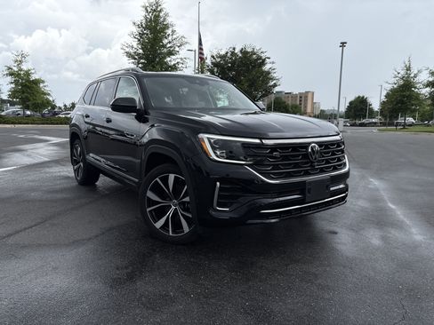 Used 2024 Volkswagen Atlas SEL Premium R-Line AWD/4WD image 2