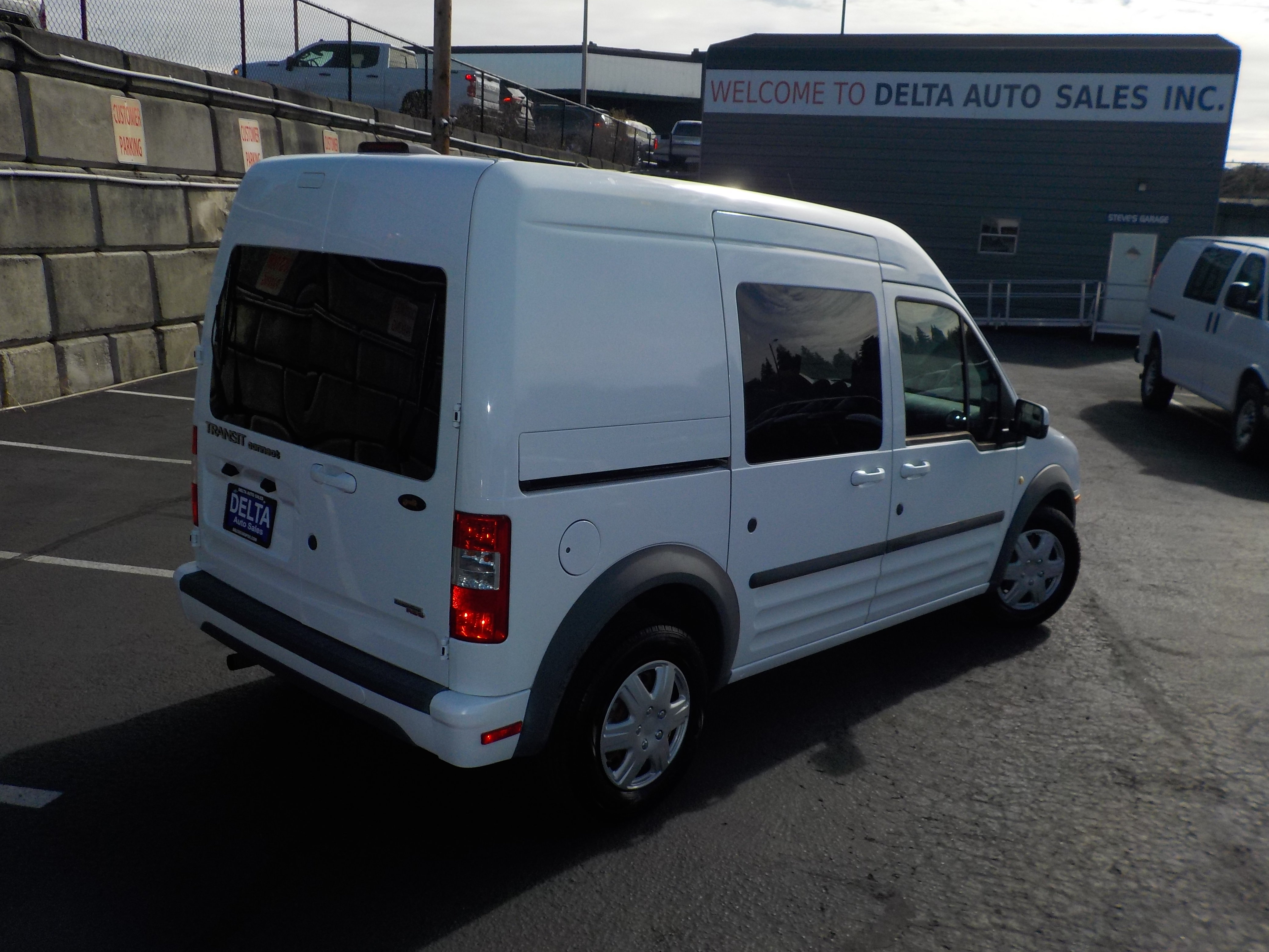 Used 2011 Ford Transit Connect XLT FWD image 10