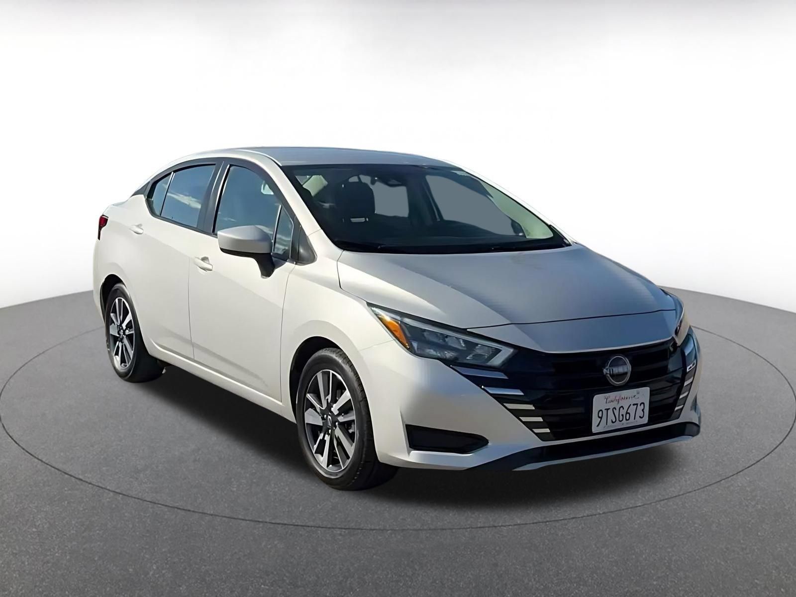 Used 2025 Nissan Versa SV FWD image 2