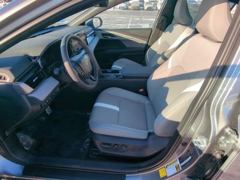 Used 2026 Toyota Camry SE image 8