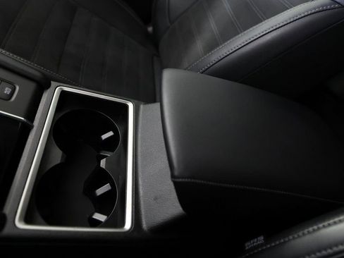 Used 2024 Mitsubishi Outlander SE image 35